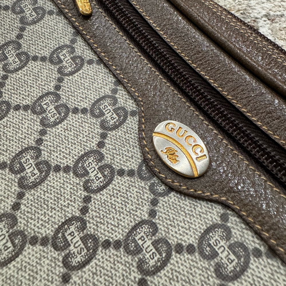 Gucci Clutch With Authenticity Card - Picture 7 of 7